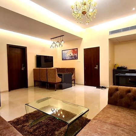 Galaxy Club & Hotel Bijāpur Exteriér fotografie