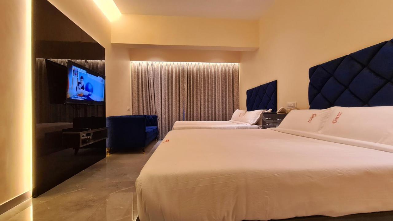 Galaxy Club & Hotel Bijāpur Exteriér fotografie