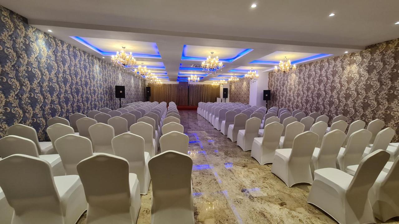 Galaxy Club & Hotel Bijāpur Exteriér fotografie