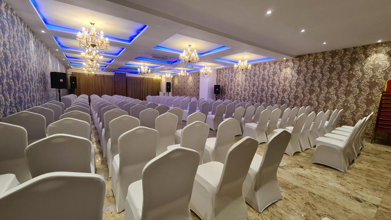 Galaxy Club & Hotel Bijāpur Exteriér fotografie