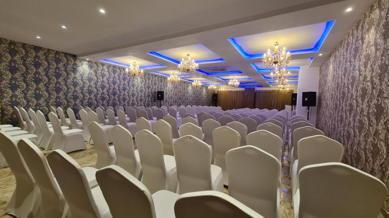 Galaxy Club & Hotel Bijāpur Exteriér fotografie