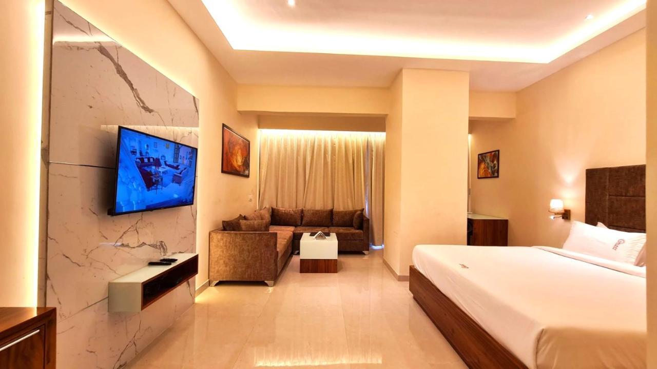 Galaxy Club & Hotel Bijāpur Exteriér fotografie