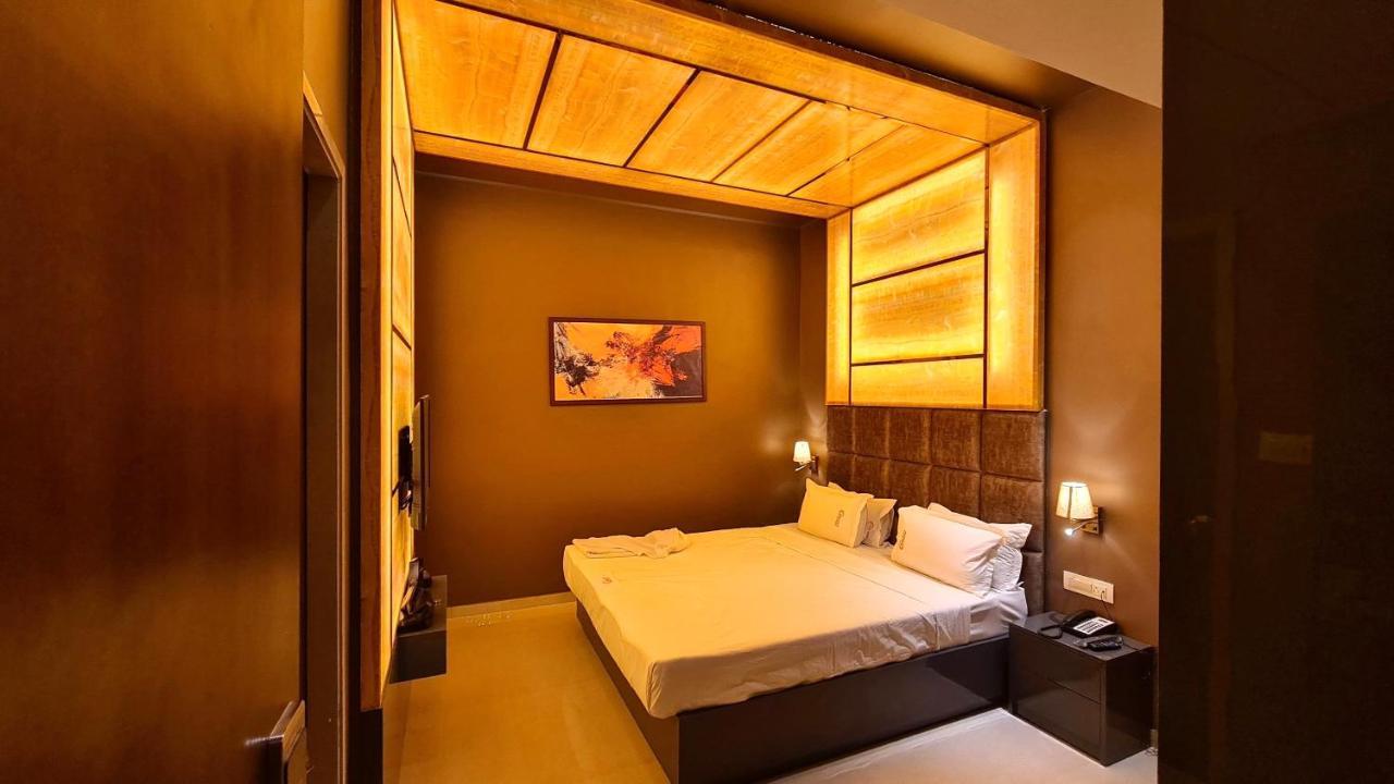 Galaxy Club & Hotel Bijāpur Exteriér fotografie
